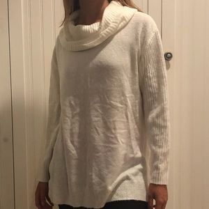 Olive & Oak Turtle neck Cashmere Cloud (color) sweater